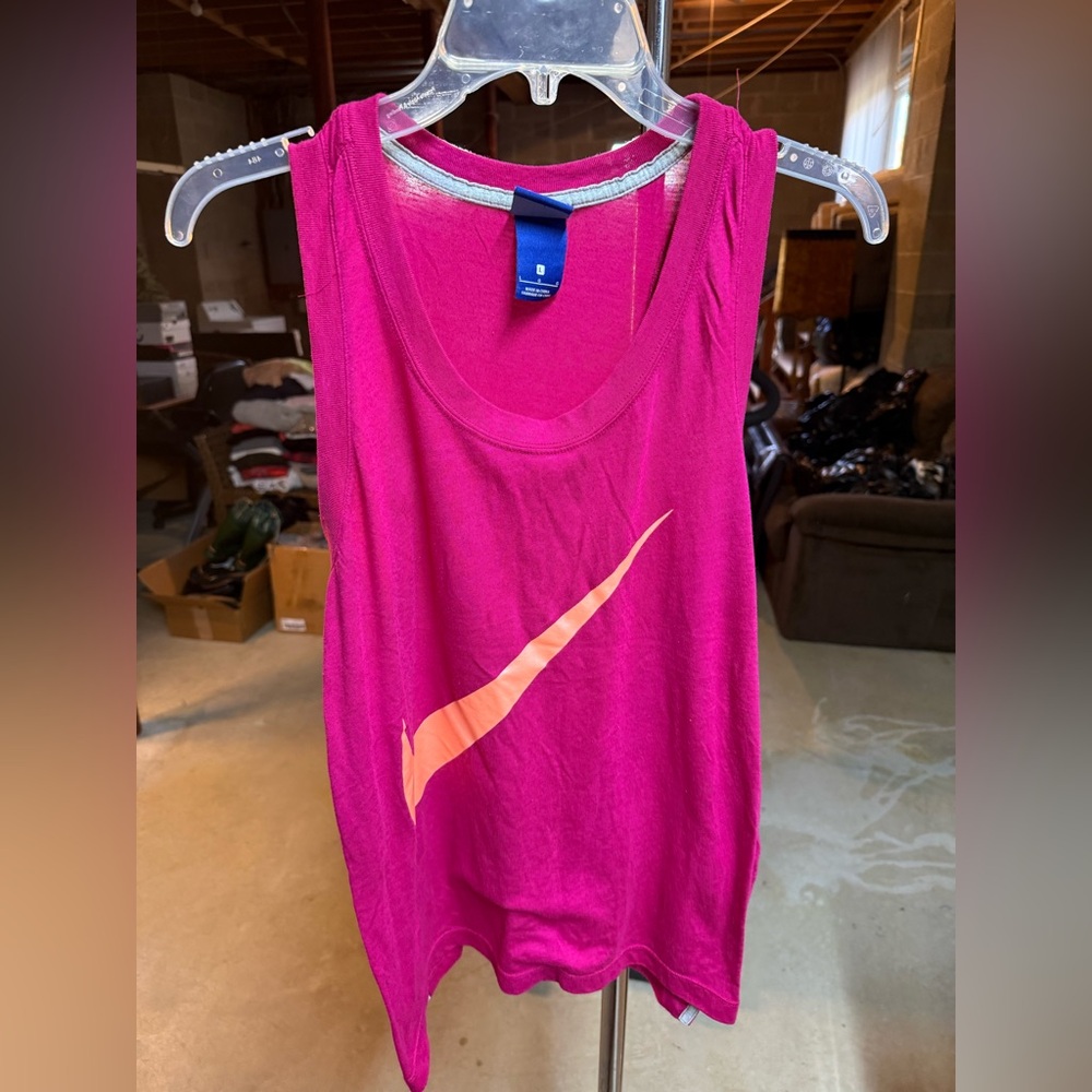 Nike Fuchsia Crew Neck Tank Top